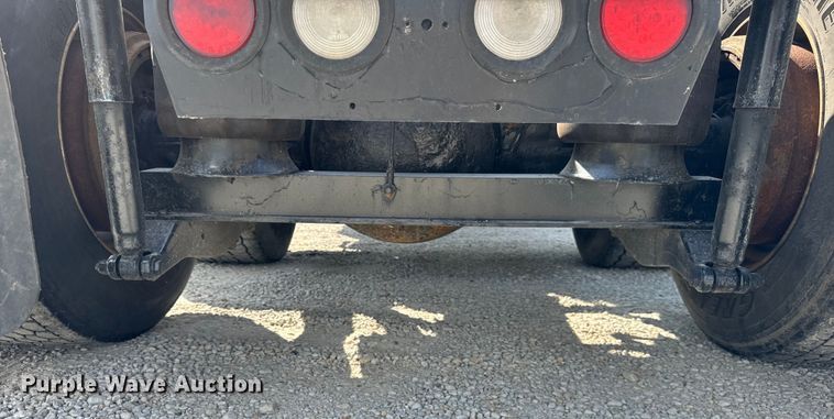 image for item DV5918 2007 Kenworth  T600 semi truck