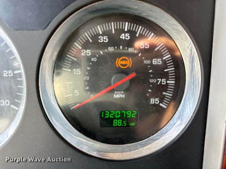 image for item DV5918 2007 Kenworth  T600 semi truck