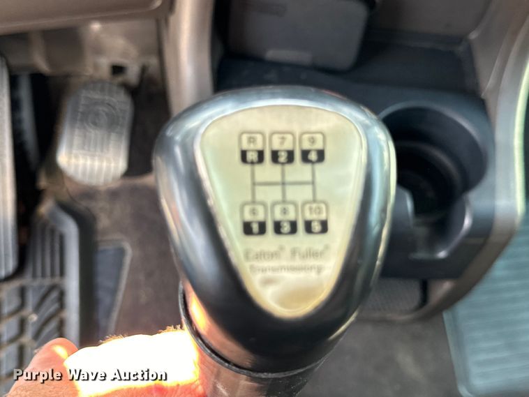 image for item DV5918 2007 Kenworth  T600 semi truck