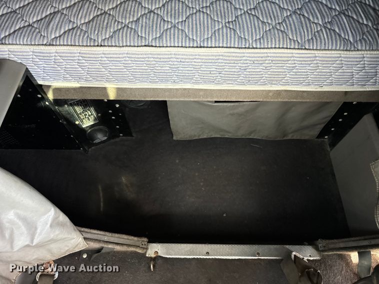 image for item DV5918 2007 Kenworth  T600 semi truck