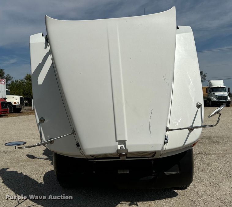 image for item DV5918 2007 Kenworth  T600 semi truck