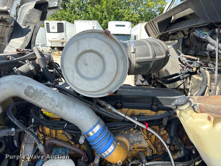 image for item DV5918 2007 Kenworth  T600 semi truck