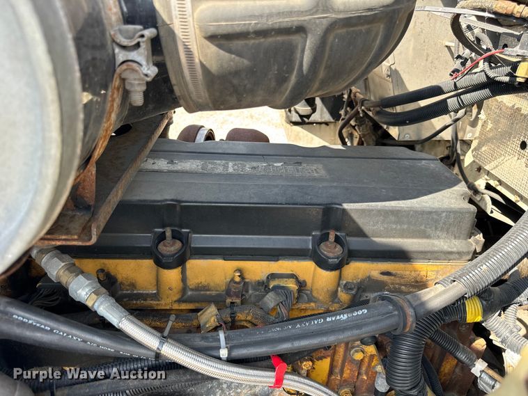 image for item DV5918 2007 Kenworth  T600 semi truck