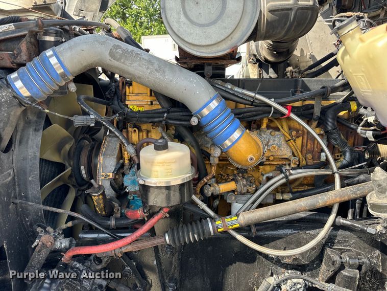 image for item DV5918 2007 Kenworth  T600 semi truck