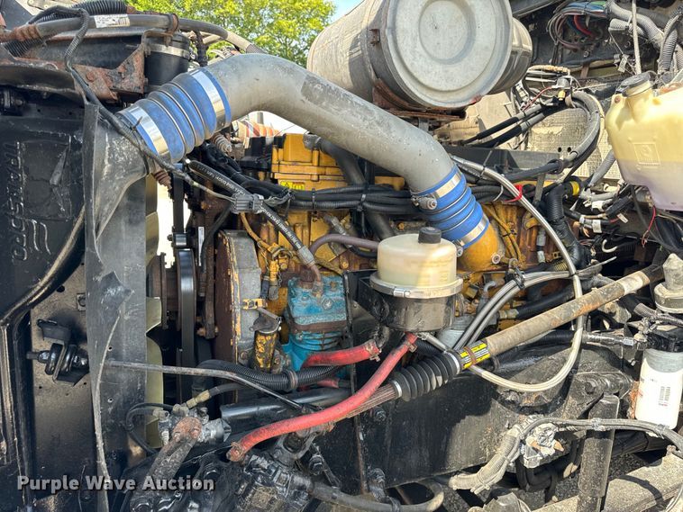 image for item DV5918 2007 Kenworth  T600 semi truck