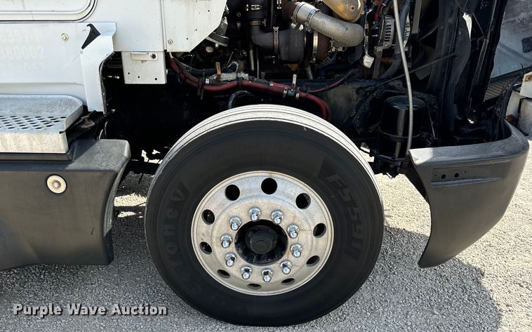 image for item DV5918 2007 Kenworth  T600 semi truck