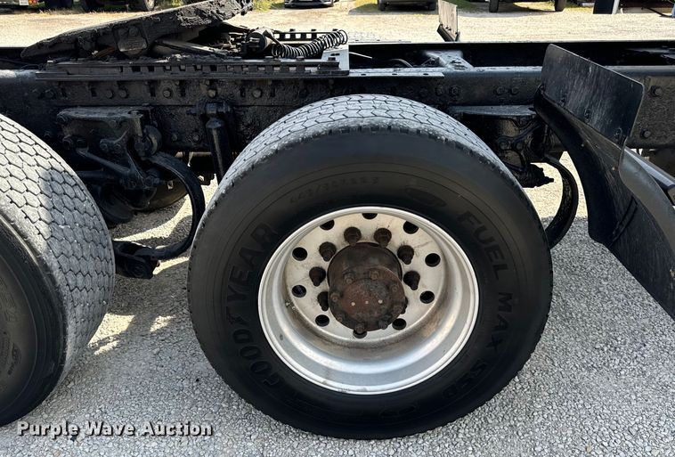 image for item DV5918 2007 Kenworth  T600 semi truck