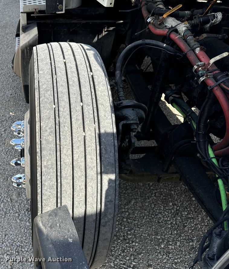 image for item DV5918 2007 Kenworth  T600 semi truck