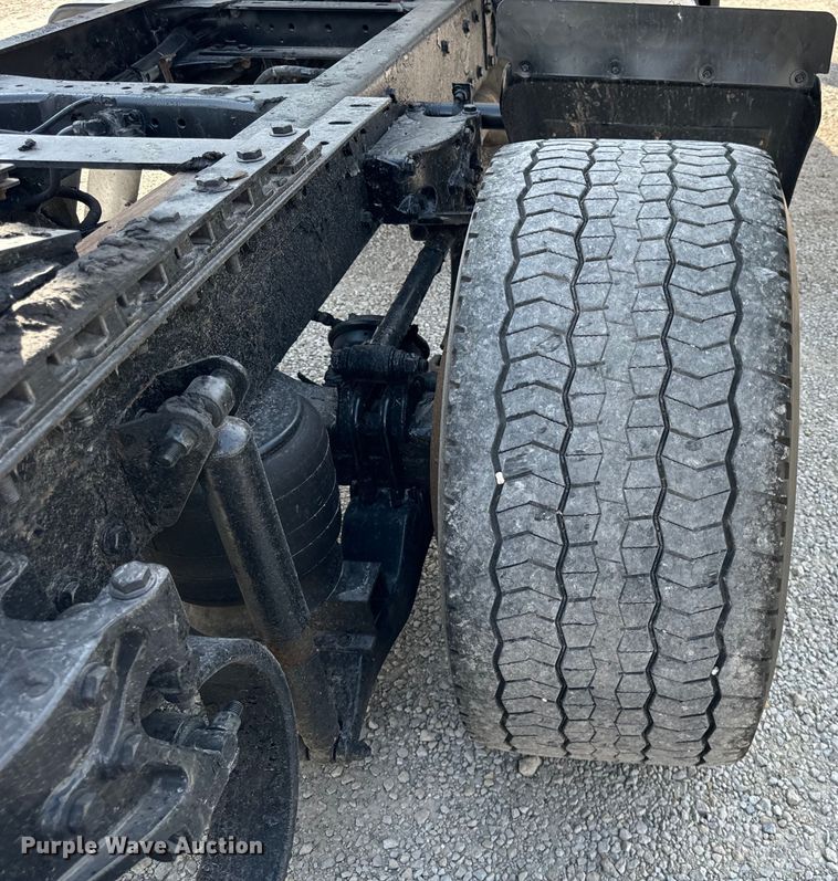 image for item DV5918 2007 Kenworth  T600 semi truck