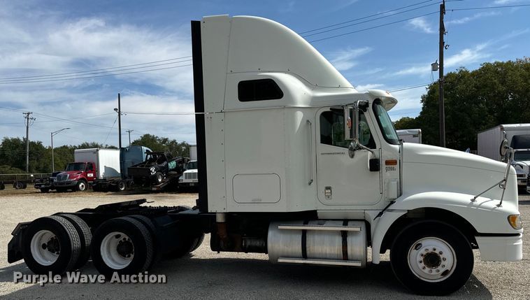 image for item DV5920 2008 International  9200i semi truck