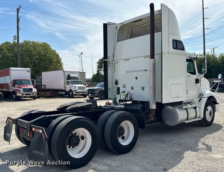 image for item DV5920 2008 International  9200i semi truck