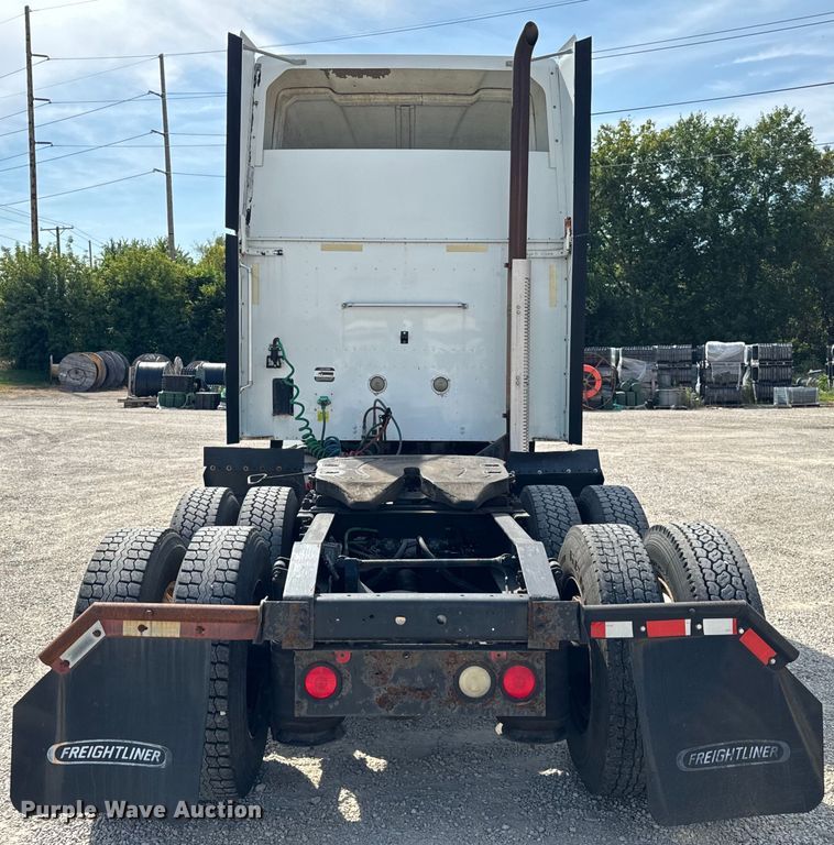 image for item DV5920 2008 International  9200i semi truck