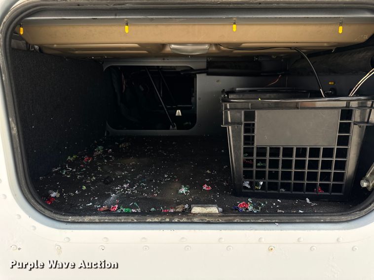 image for item DV5920 2008 International  9200i semi truck