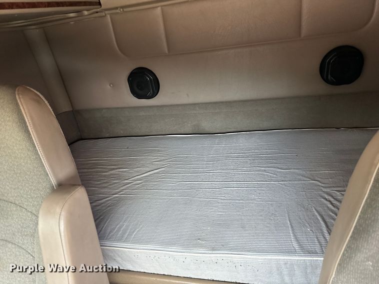 image for item DV5920 2008 International  9200i semi truck