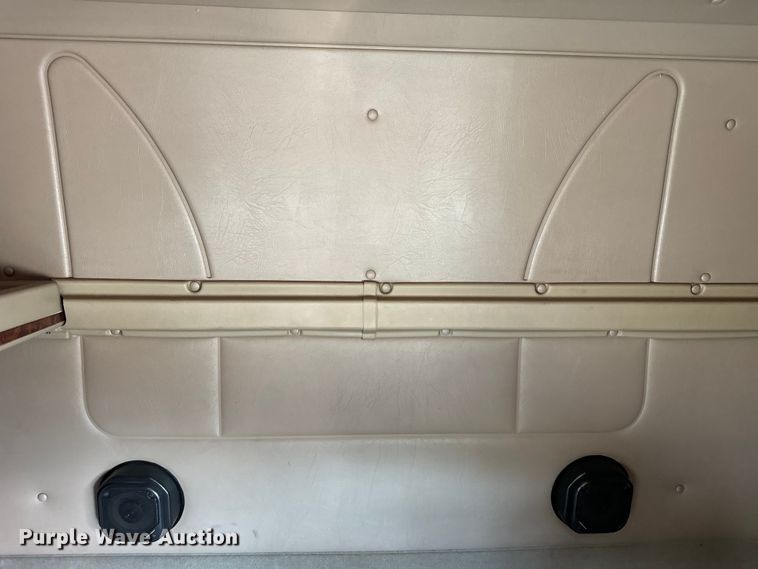 image for item DV5920 2008 International  9200i semi truck