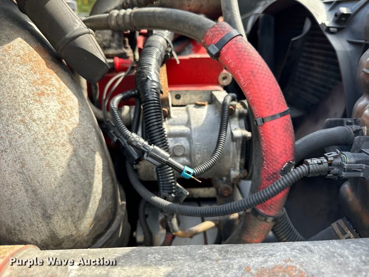 image for item DV5920 2008 International  9200i semi truck