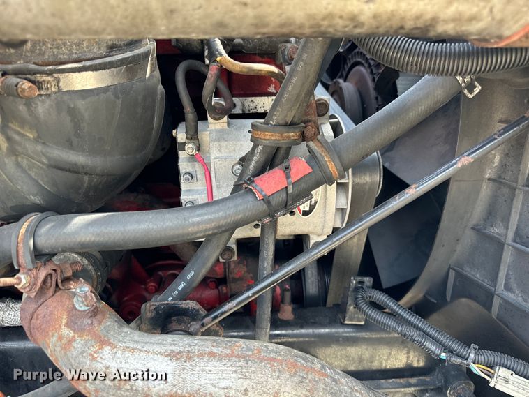 image for item DV5920 2008 International  9200i semi truck