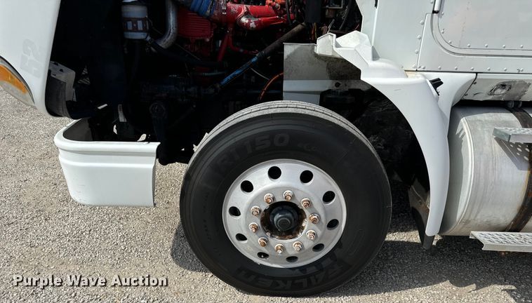 image for item DV5920 2008 International  9200i semi truck