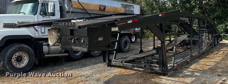 image for item DV5921 1997 Bear  Boar car carrier