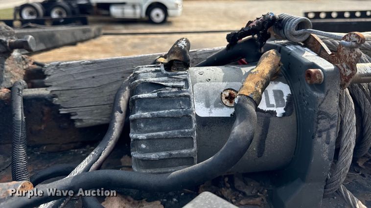 image for item DV5921 1997 Bear  Boar car carrier