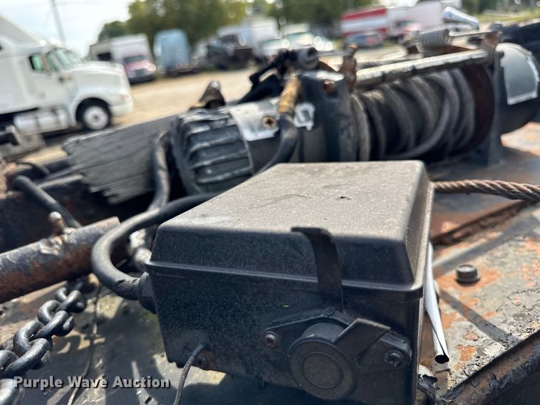 image for item DV5921 1997 Bear  Boar car carrier