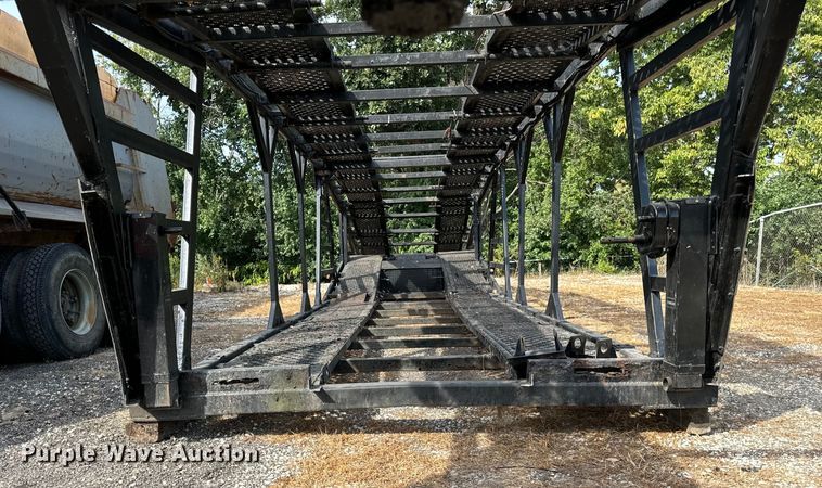 image for item DV5921 1997 Bear  Boar car carrier