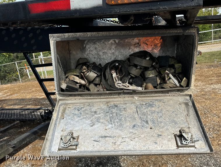 image for item DV5921 1997 Bear  Boar car carrier