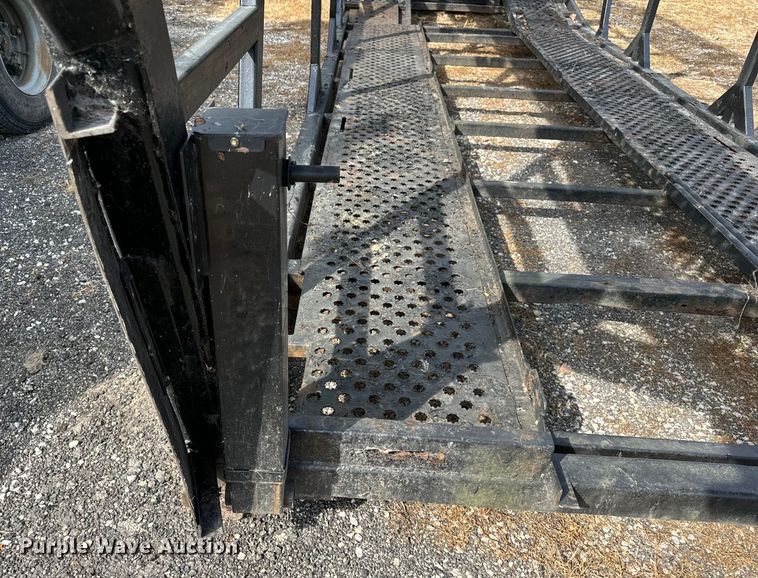 image for item DV5921 1997 Bear  Boar car carrier