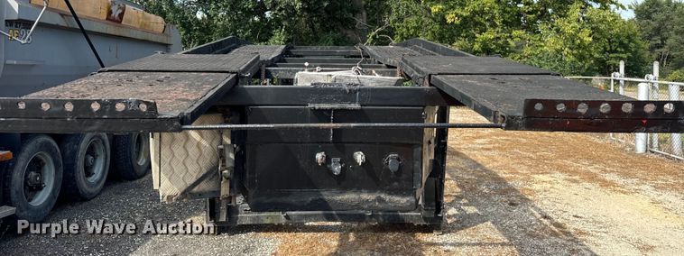 image for item DV5921 1997 Bear  Boar car carrier