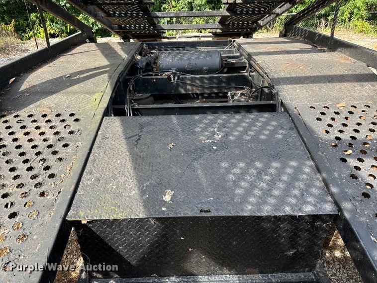 image for item DV5921 1997 Bear  Boar car carrier