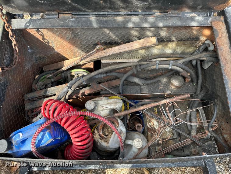 image for item DV5921 1997 Bear  Boar car carrier