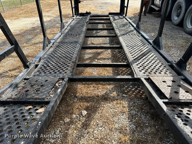 image for item DV5921 1997 Bear  Boar car carrier