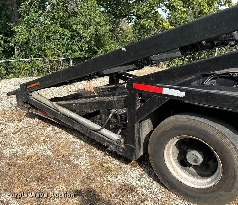 image for item DV5921 1997 Bear  Boar car carrier