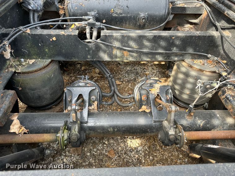 image for item DV5921 1997 Bear  Boar car carrier