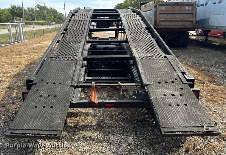 image for item DV5921 1997 Bear  Boar car carrier