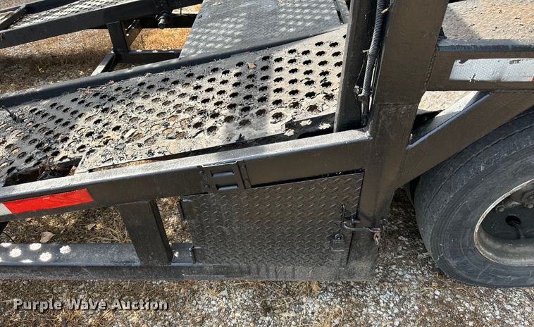 image for item DV5921 1997 Bear  Boar car carrier