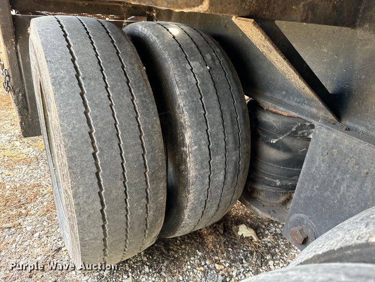 image for item DV5921 1997 Bear  Boar car carrier