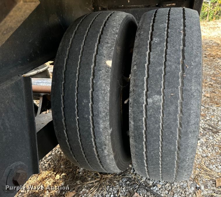 image for item DV5921 1997 Bear  Boar car carrier