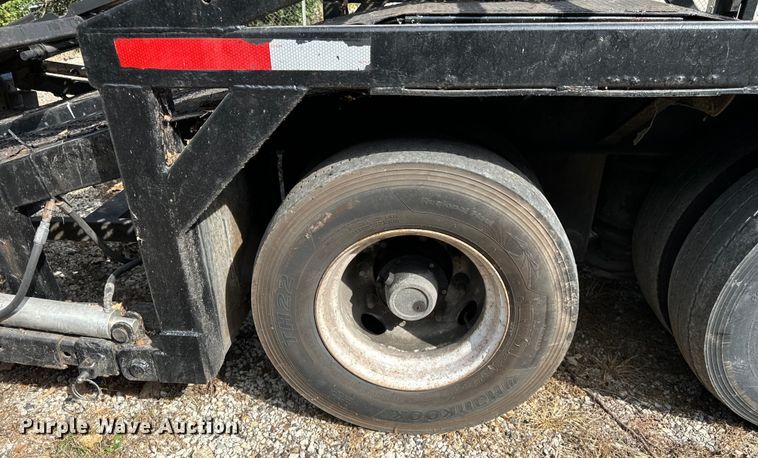 image for item DV5921 1997 Bear  Boar car carrier