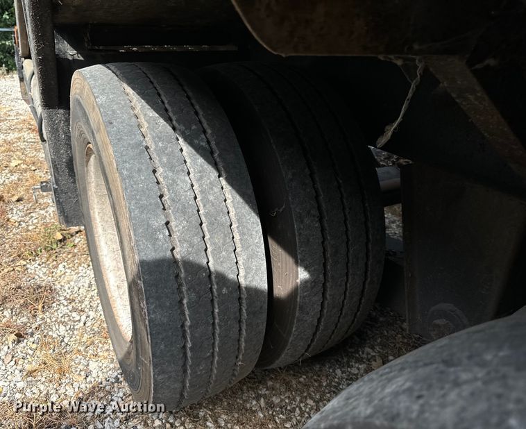 image for item DV5921 1997 Bear  Boar car carrier