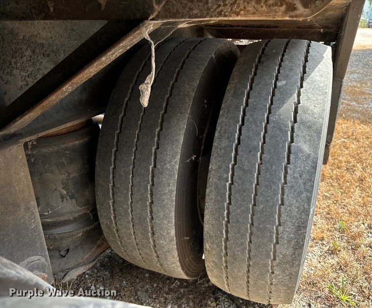 image for item DV5921 1997 Bear  Boar car carrier