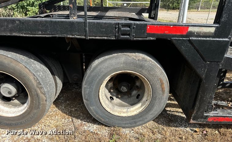 image for item DV5921 1997 Bear  Boar car carrier