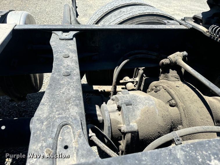 image for item DX1482 2014 Freightliner Cascadia semi truck