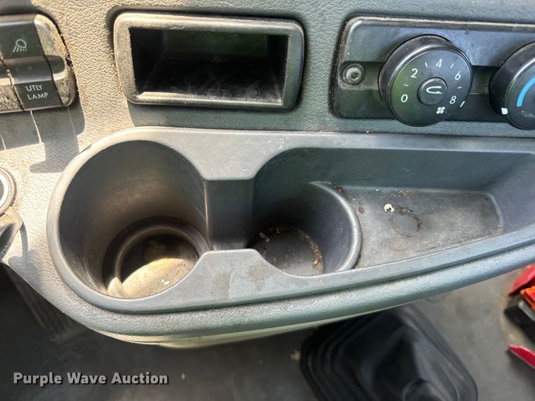 image for item DX1482 2014 Freightliner Cascadia semi truck