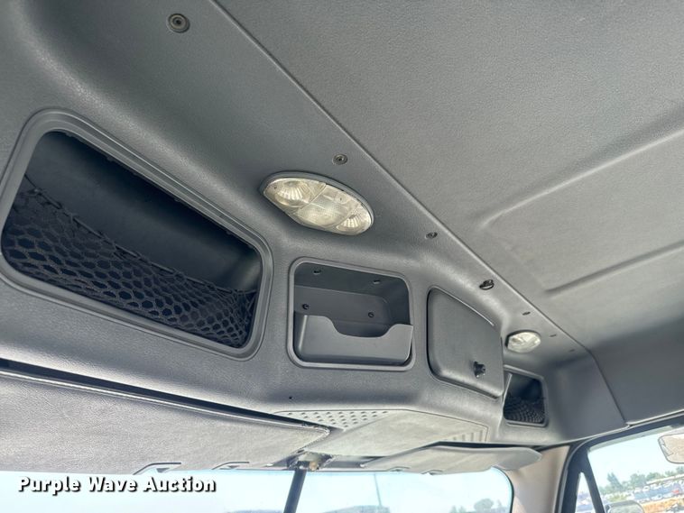 image for item DX1482 2014 Freightliner Cascadia semi truck