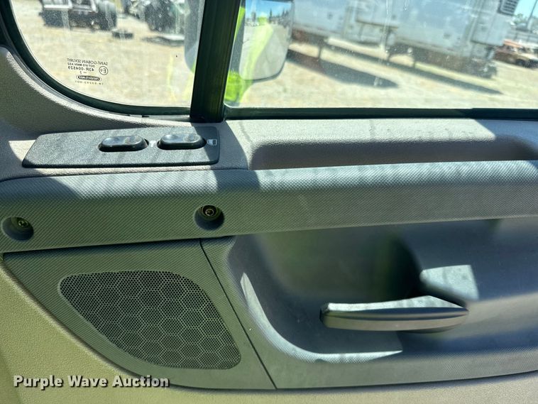 image for item DX1482 2014 Freightliner Cascadia semi truck