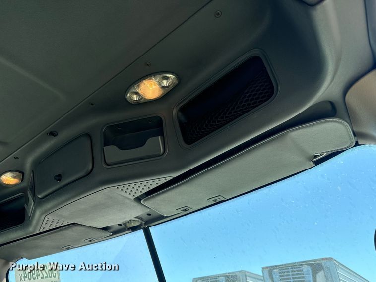 image for item DX1482 2014 Freightliner Cascadia semi truck