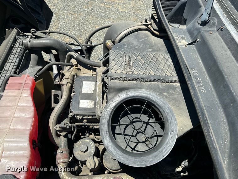 image for item DX1482 2014 Freightliner Cascadia semi truck