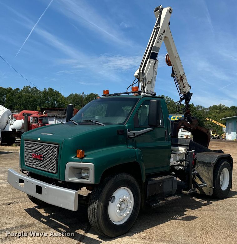 image for item EE7562 2004 GMC 7500 grapple crane truck