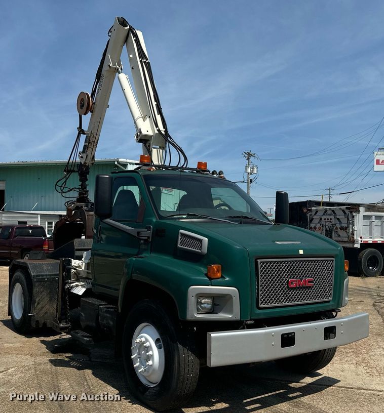 image for item EE7562 2004 GMC 7500 grapple crane truck